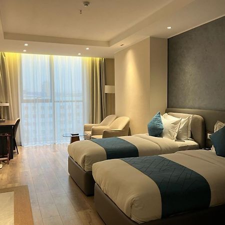Sofia International Hotel بيشكيك المظهر الخارجي الصورة