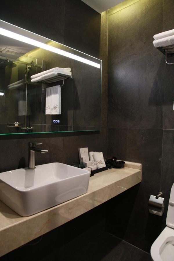 Sofia International Hotel بيشكيك المظهر الخارجي الصورة