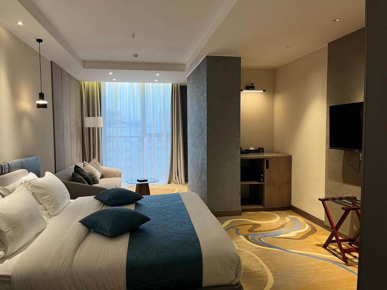 Sofia International Hotel بيشكيك المظهر الخارجي الصورة