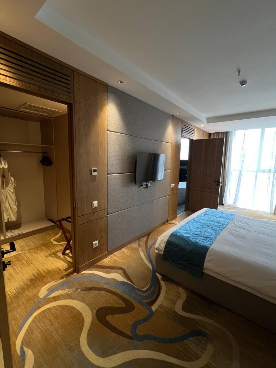 Sofia International Hotel بيشكيك المظهر الخارجي الصورة