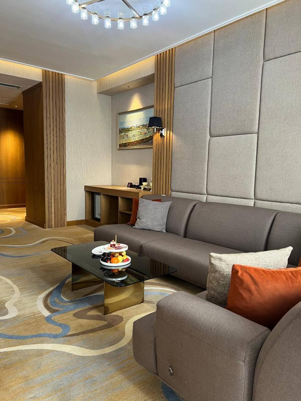 Sofia International Hotel بيشكيك المظهر الخارجي الصورة